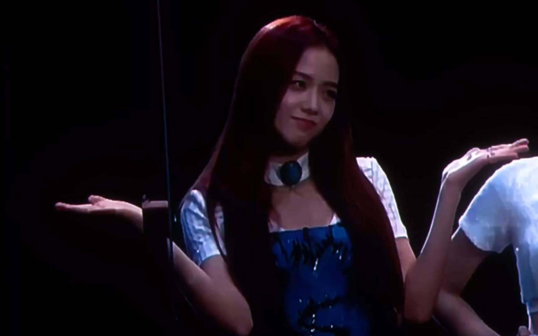 jisoo名场面:勇敢秀秀 im not scary