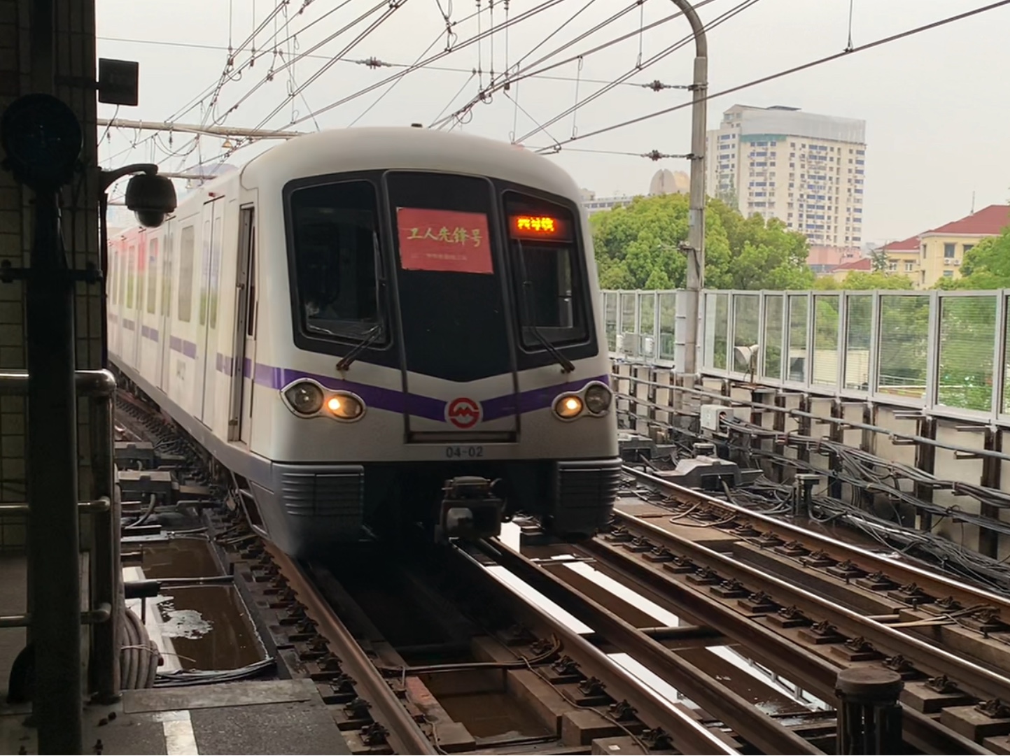 【上海地铁】4号线04a01奶嘴0402号车进虹桥路 (西门子 igbt