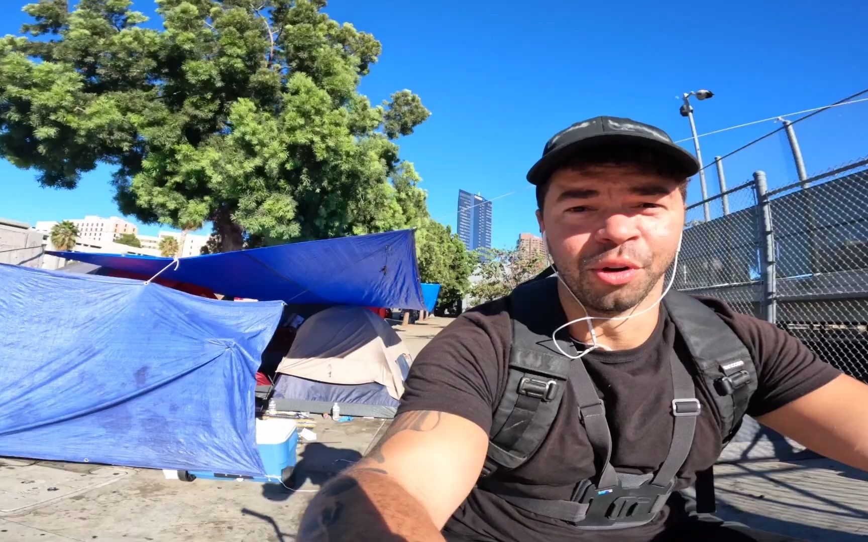 iwentridingbmxthroughsomeoflasgrimiestalleysandsawthis