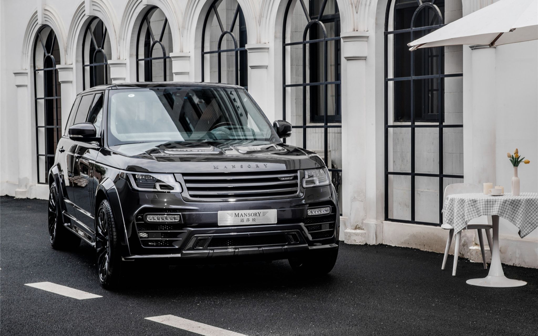 视频,mansory迈莎锐路虎传世加长杭州万象城首发亮相