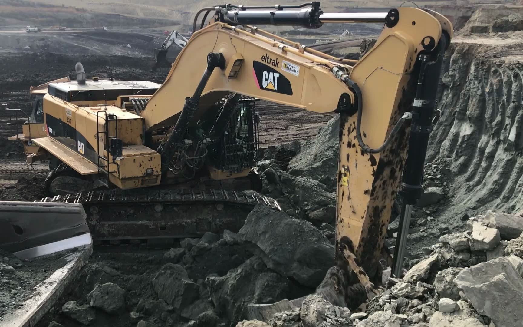 卡特彼勒390d挖掘机 - mmc_哔哩哔哩_bilibili