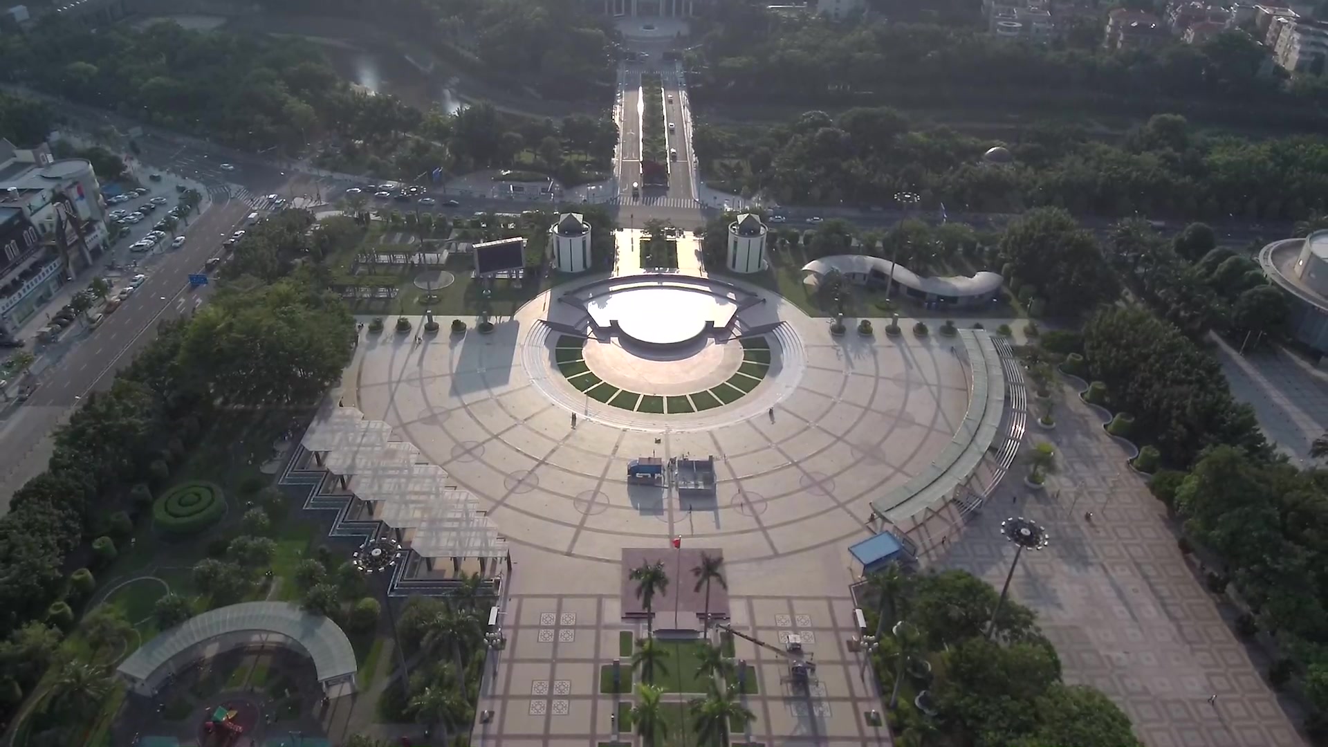 【航拍】在世纪广场限飞区作死的一天下午……_哔哩哔哩 (゜-゜)つロ