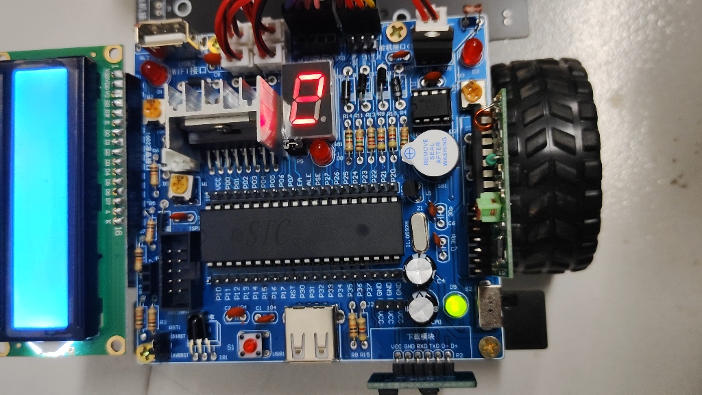 小小玩一下51小车蜂鸣器.不喜欢勿喷.