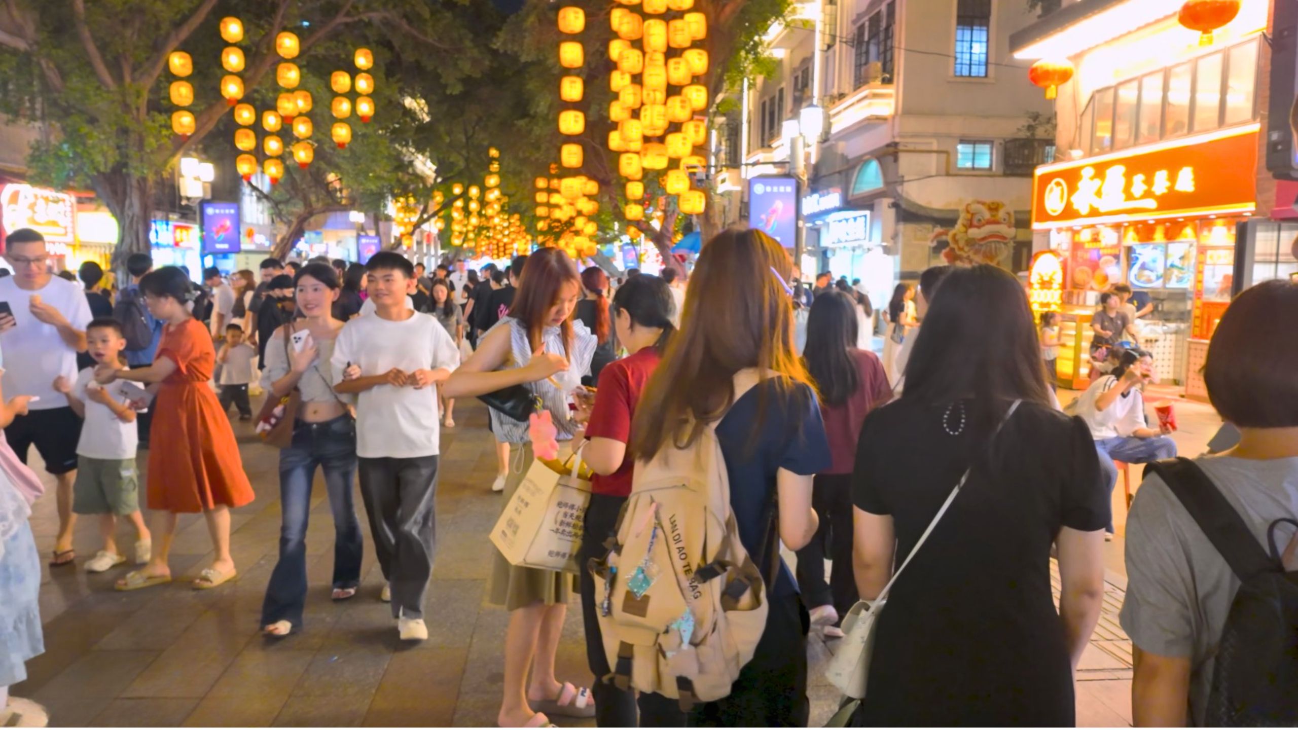 人山人海！夜晚闲逛广州的北京路步行街，快来感受广州热闹的夜生活 City Walk 4K HDR