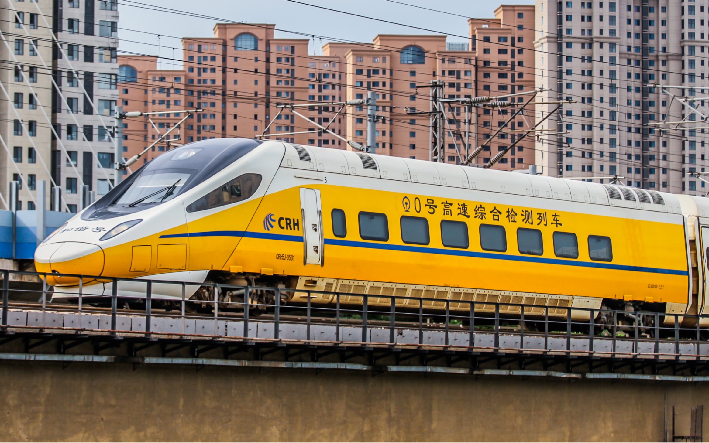 黄驴路过直播间!crh5j-0501担当dj1082次通过天津西站 往南信号方向