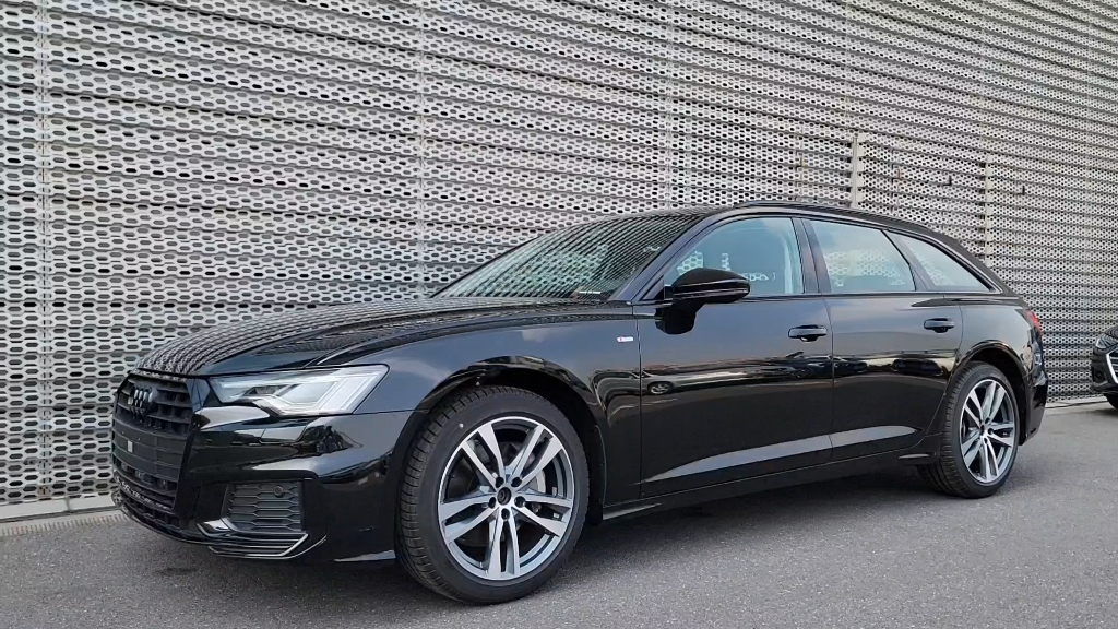 奥迪a6瓦罐车的外形好不好看,我们看一下黑色的现车