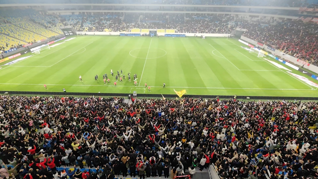 第一视角身临其境感受一下成都专业足球场的庆祝氛围,维京战吼!