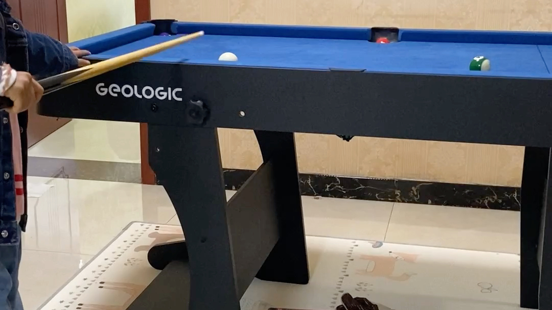 蛋蛋的迪卡侬家用台球桌 走位走位