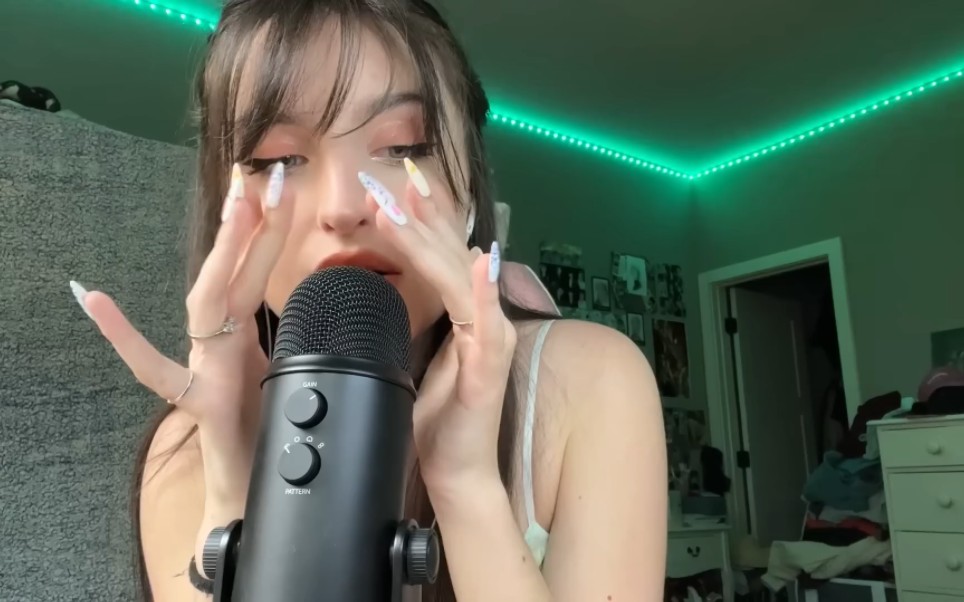 【beebee asmr】催眠2023.4.19,30 分钟快速激进的 asmr 带嘴音 |保证