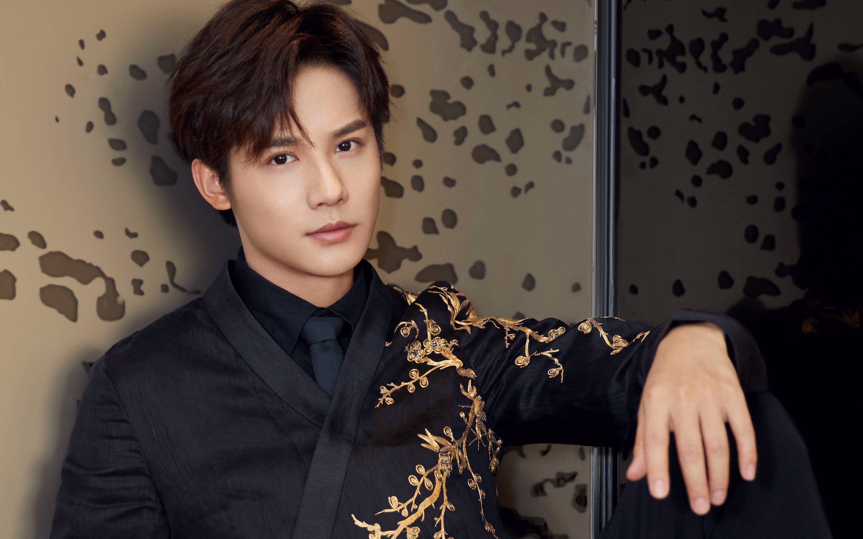 【郑业成】大成子生日唱歌啦,一笑倾城～_哔哩哔哩 (゜-゜)つロ 干杯