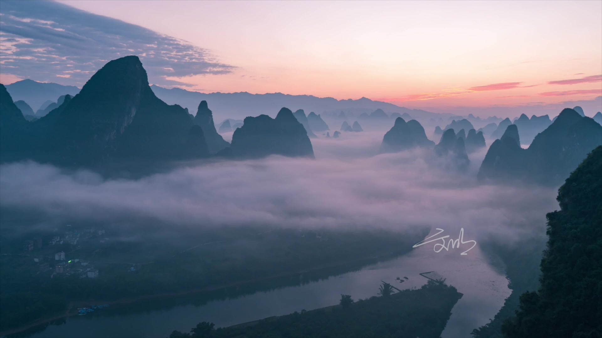 [图]《烟雨漓江》航拍桂林漓江云海