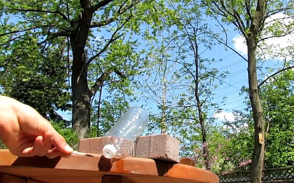 教你用矿泉水瓶和酒精做火箭