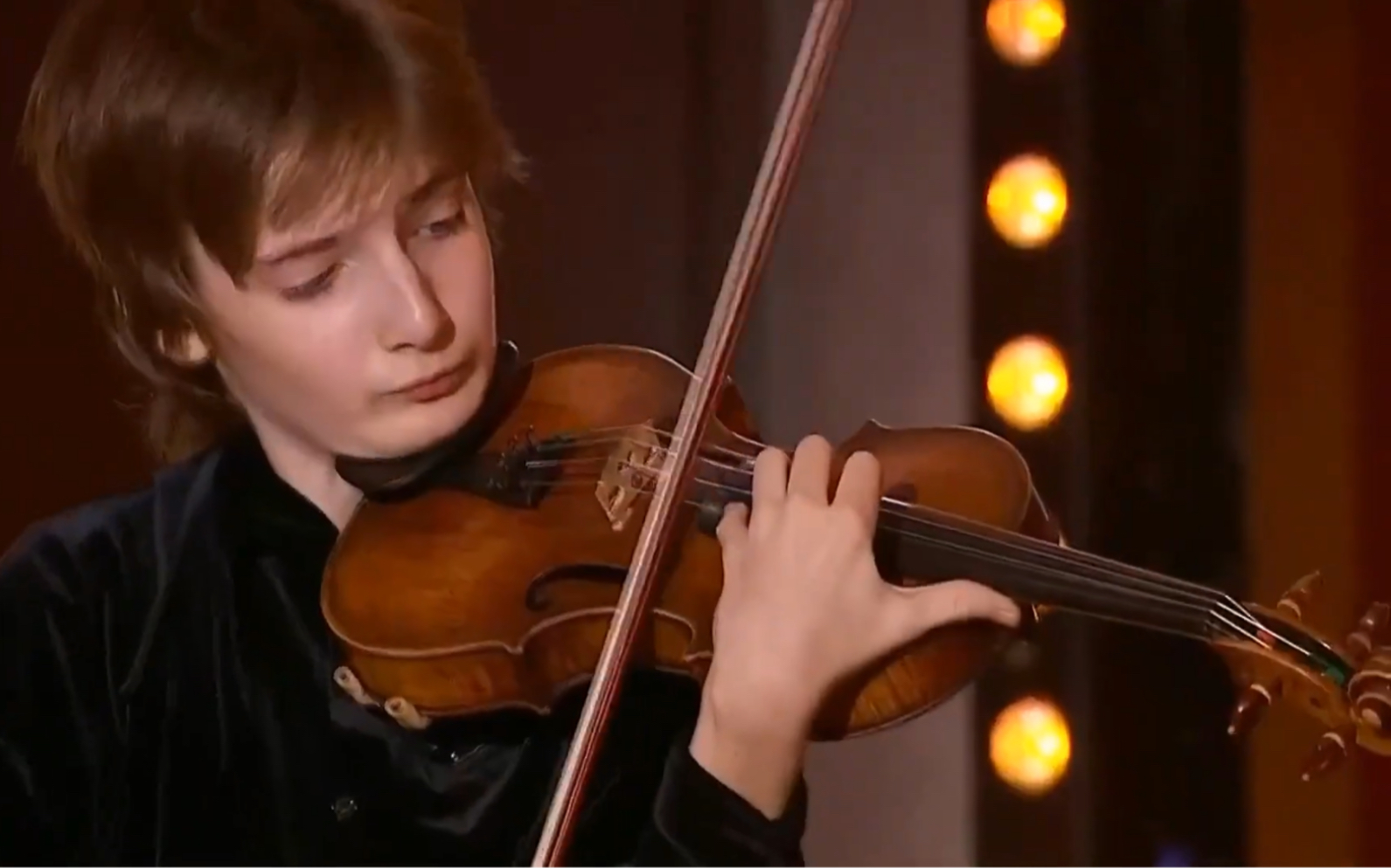 nikita bessonov & 小提琴 - 引子与塔兰泰拉-萨拉萨蒂 sarasate