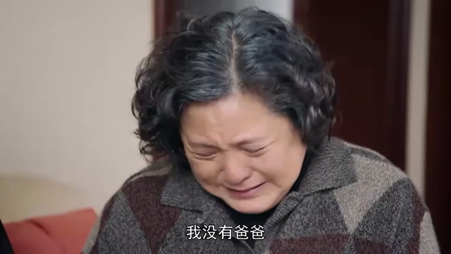 [图]国家孩子：小伙见到自己亲生父母，听到母亲的说辞，瞬间泪如雨下