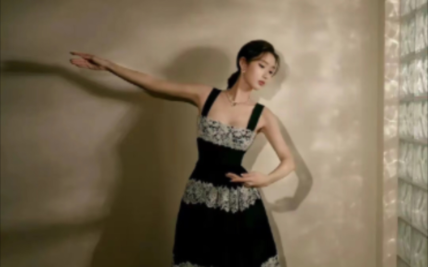 王玉雯～懵懂带点性感