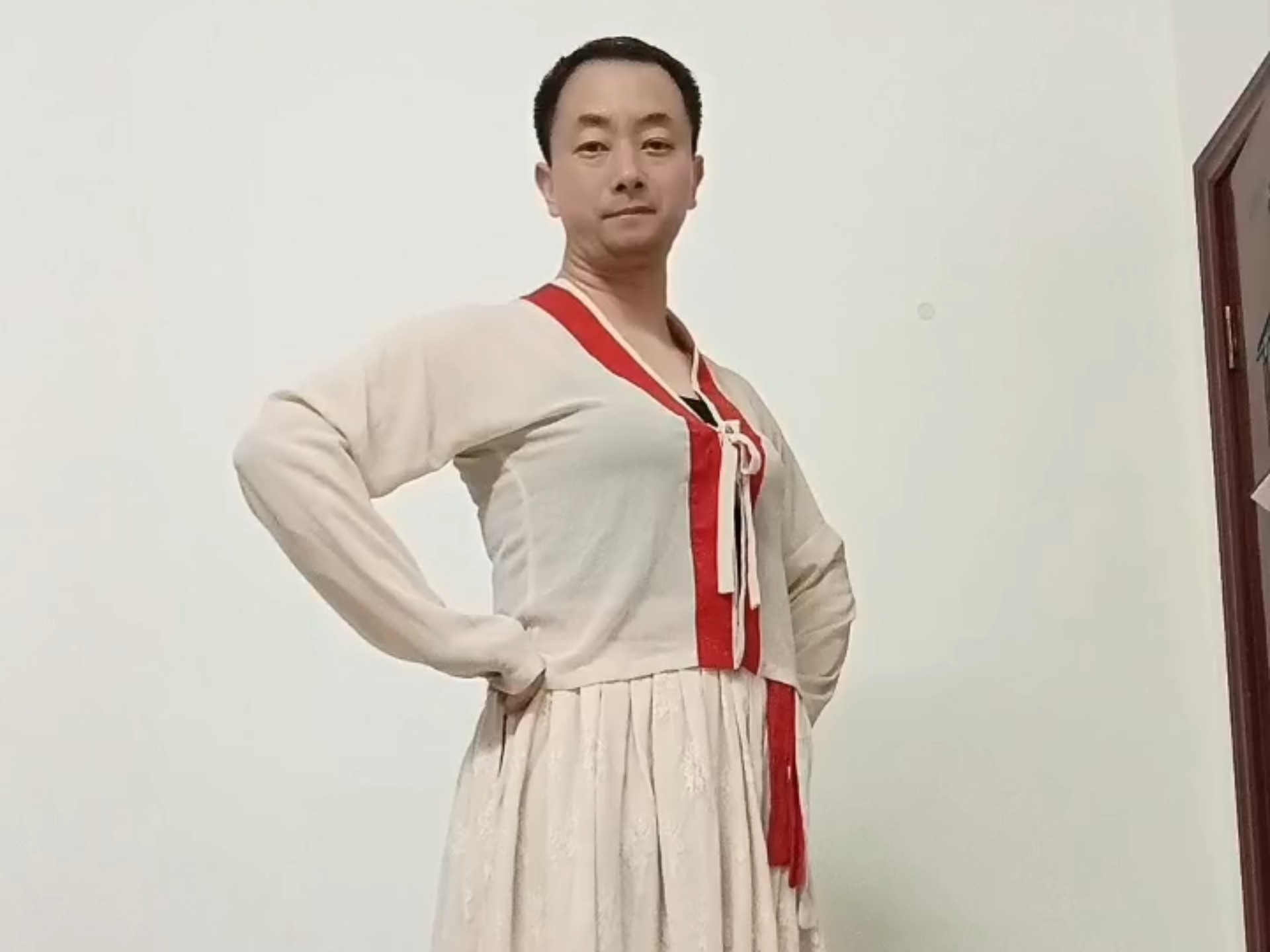 大叔男扮女装汉服穿搭