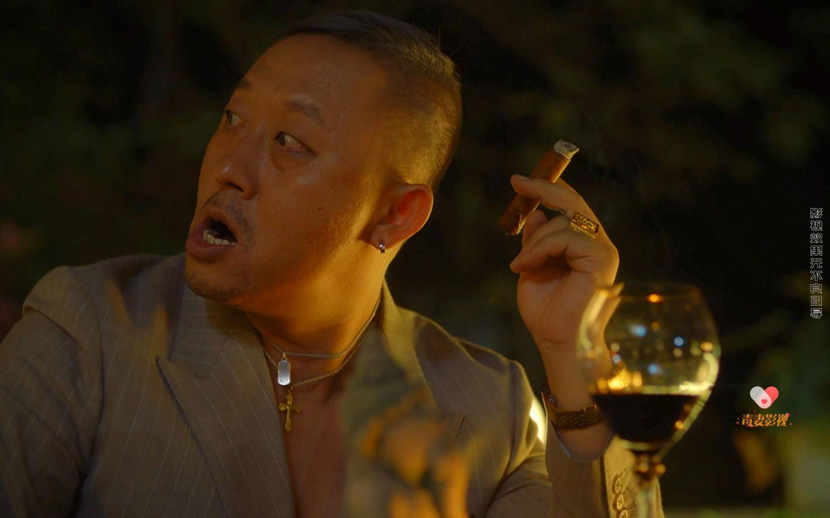 电影战斧行动2喋血上线 卧底警察为了完成任务,忍辱负重入狱五年!