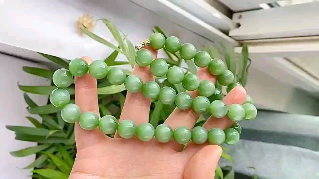 和田玉碧玉粉绿猫眼料项链,俄碧,猫眼灵动.