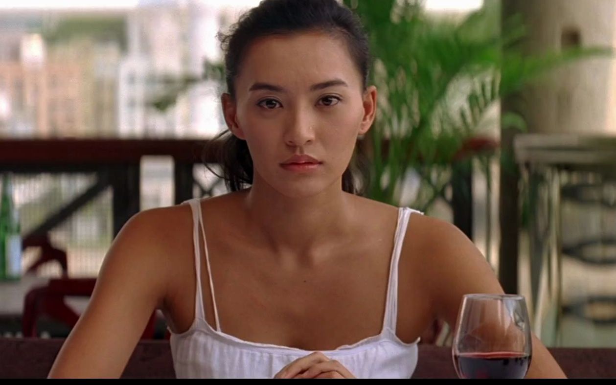 女明星 莫小奇 有颜值有才华! 单单一个侧脸就美翻了