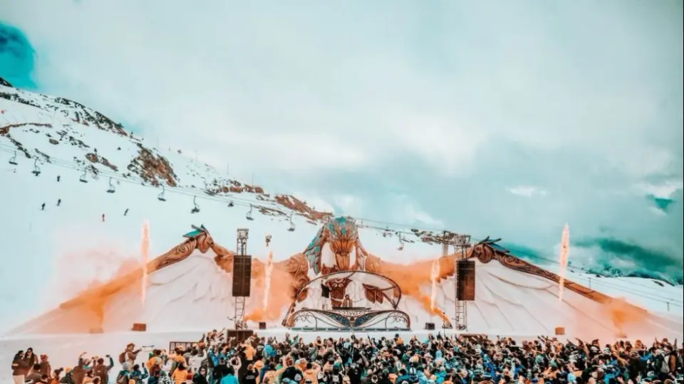 Tomorrowland Winter 2023 Crystal Garden Stage_哔哩哔哩_bilibili