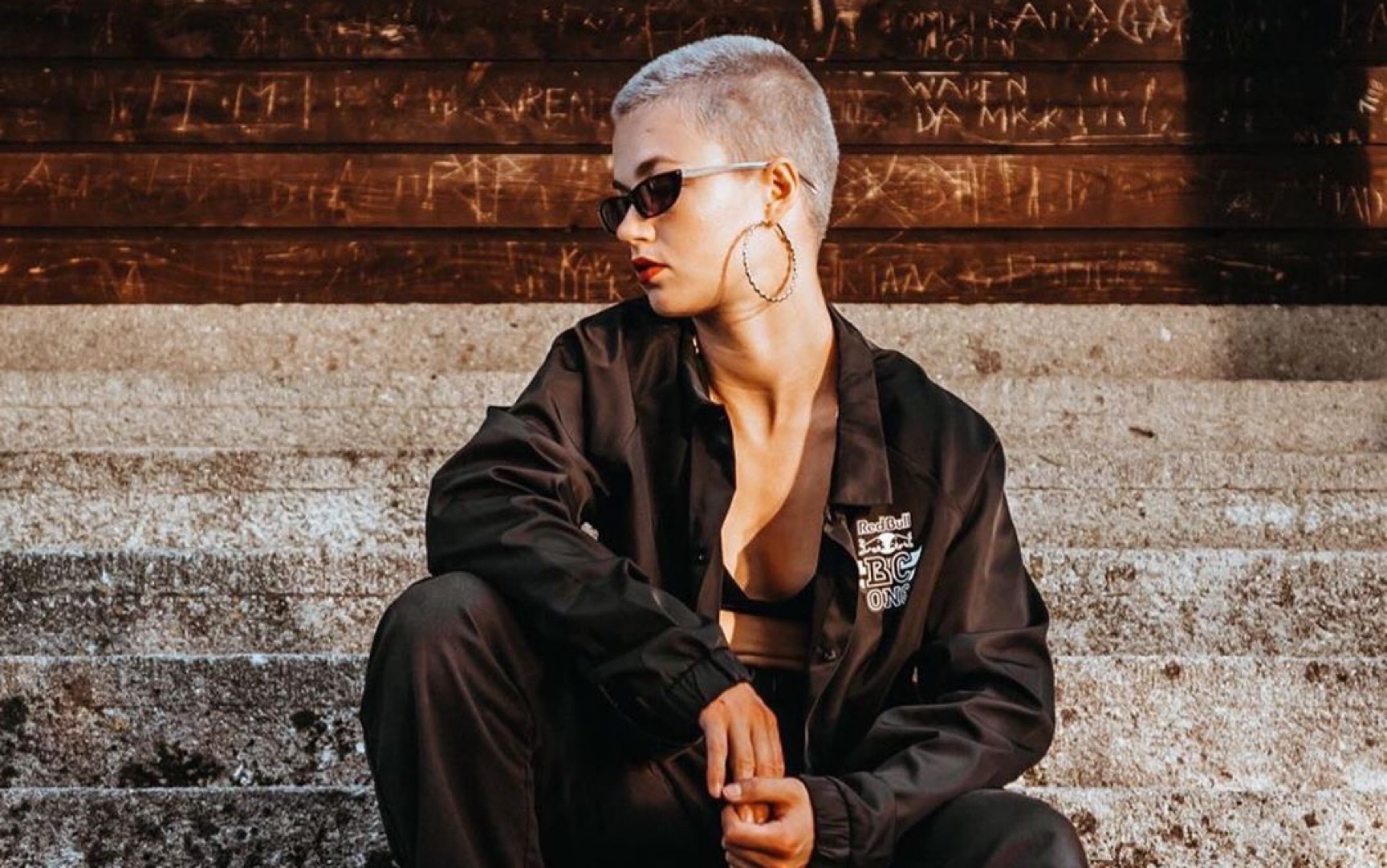 「bgirl剪影」女神bgirl madmax的最近,小寸头太有范儿了,cool girl!