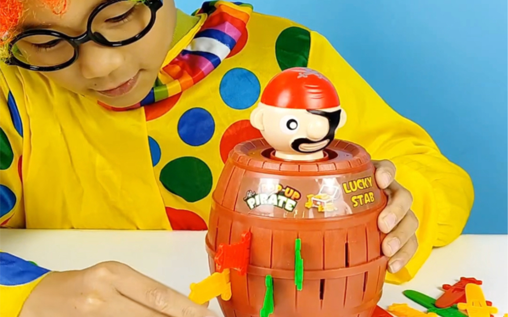 小泽玩海盗桶玩具