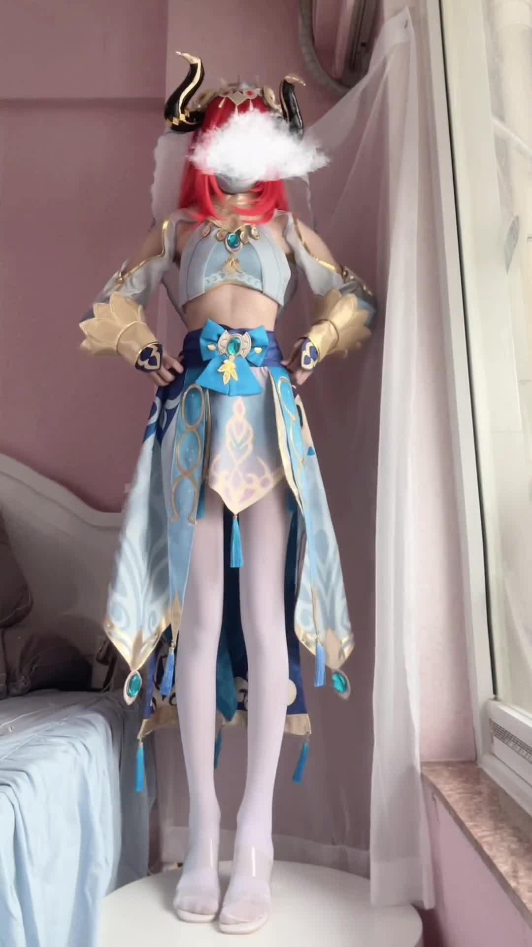 原神 #美女 #这谁顶得住啊 #cos #大长腿 为什么都想让我妮露脱鞋