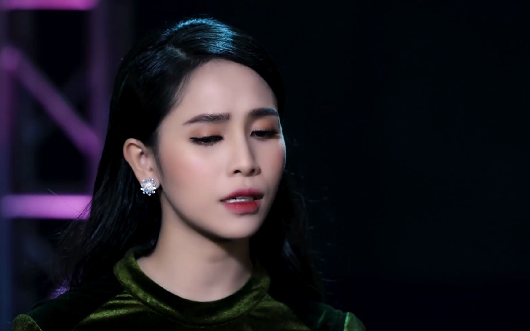 [图]Trên Bốn Vùng Chiến Thuật - Phương Ý (Quán Quân Thần Tượng Bolero 2019) Offici