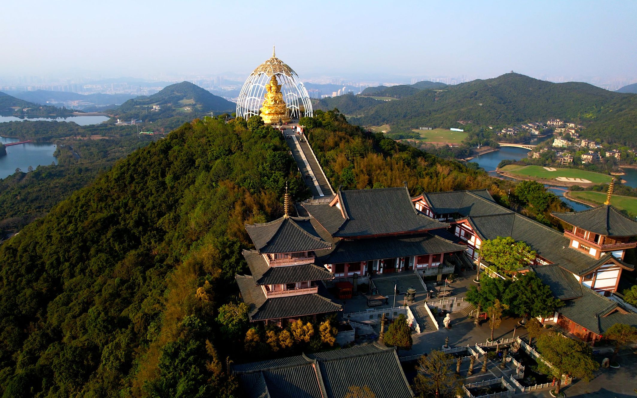 深圳大华兴寺参观体验,航拍视角来看深圳最美寺院和东部华侨城景观的