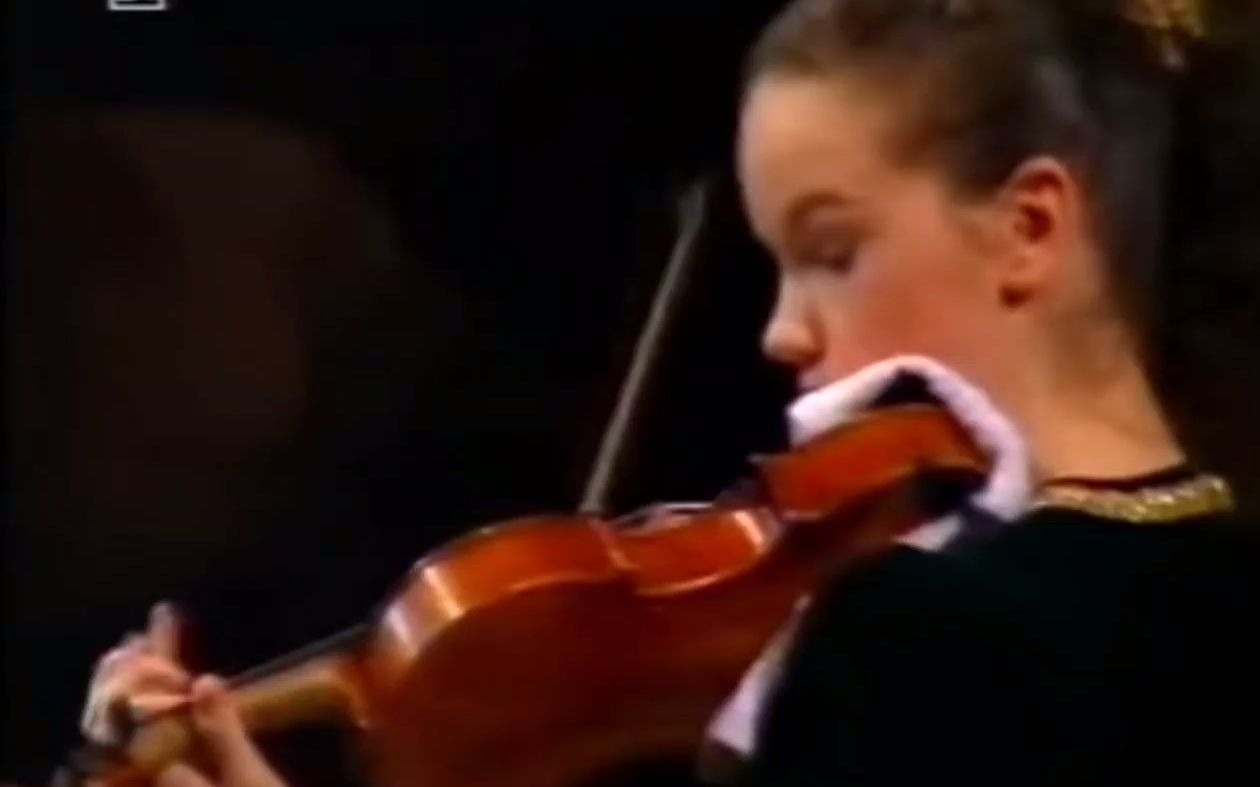 [图]巴赫D小调吉格舞曲-哈恩15岁（1995年）Hilary Hahn Bach “Gigue in D minor”