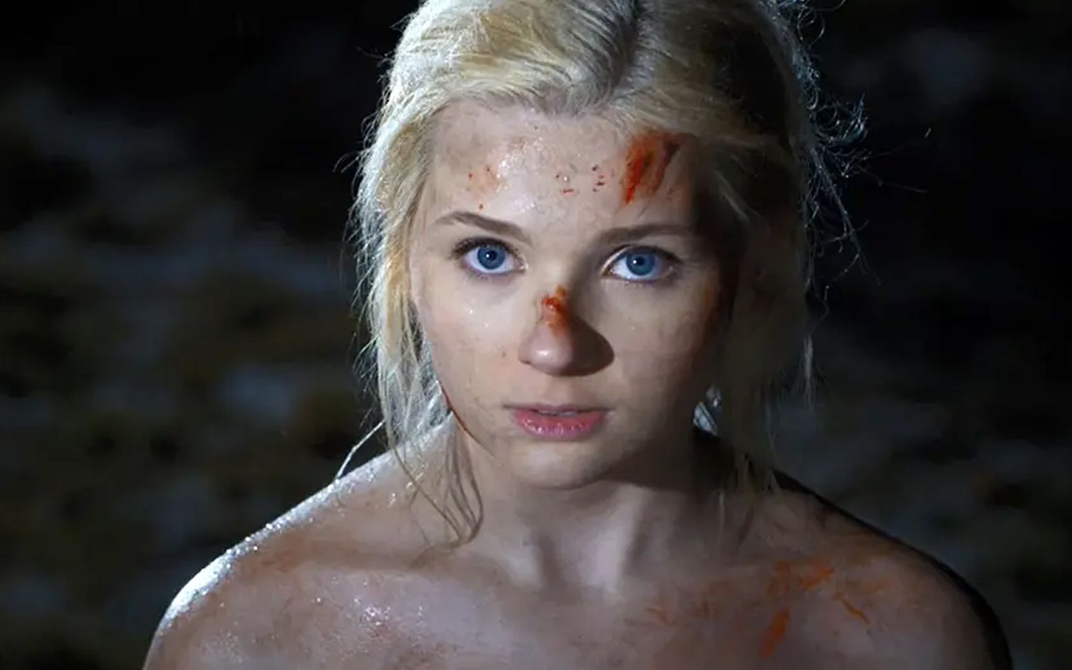 电影《最后的女孩》:外表清纯,看似弱不禁风的女子,却是一个训练有素