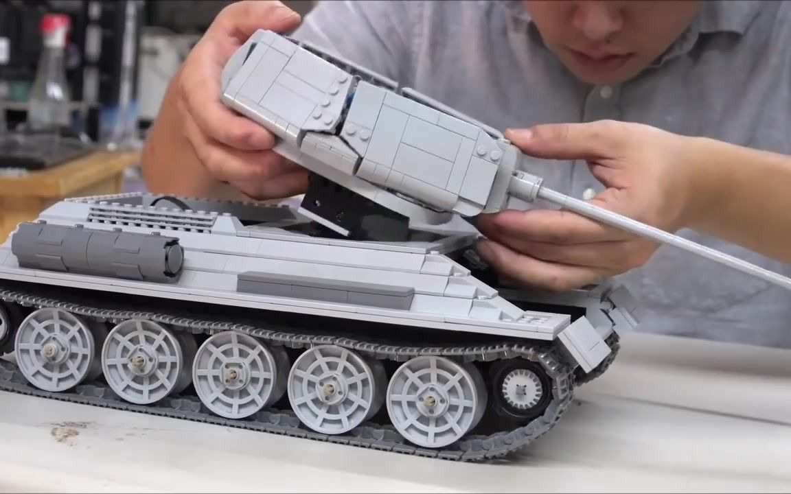 乐高 rc t-34带有射击机构的坦克