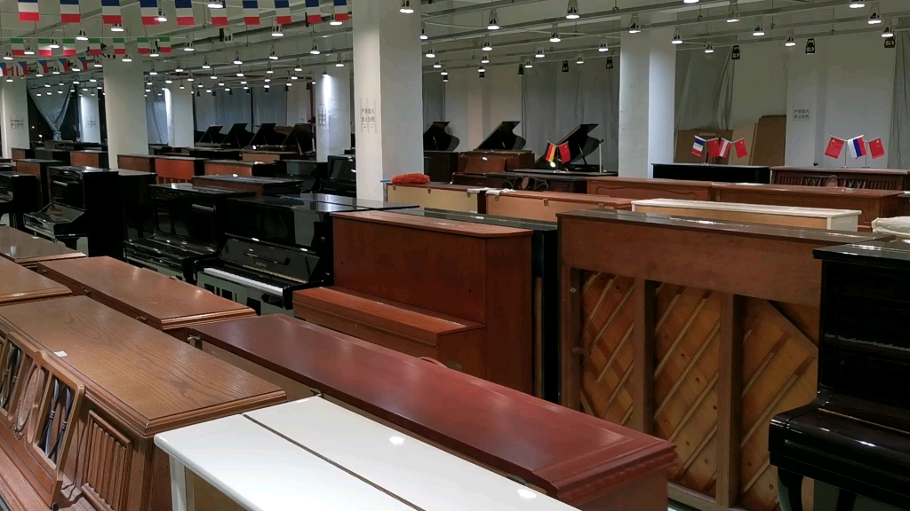 rolex劳力士三角定弦配置乔治皇家琴锤精品钢琴:老易钢琴乐器工厂批发