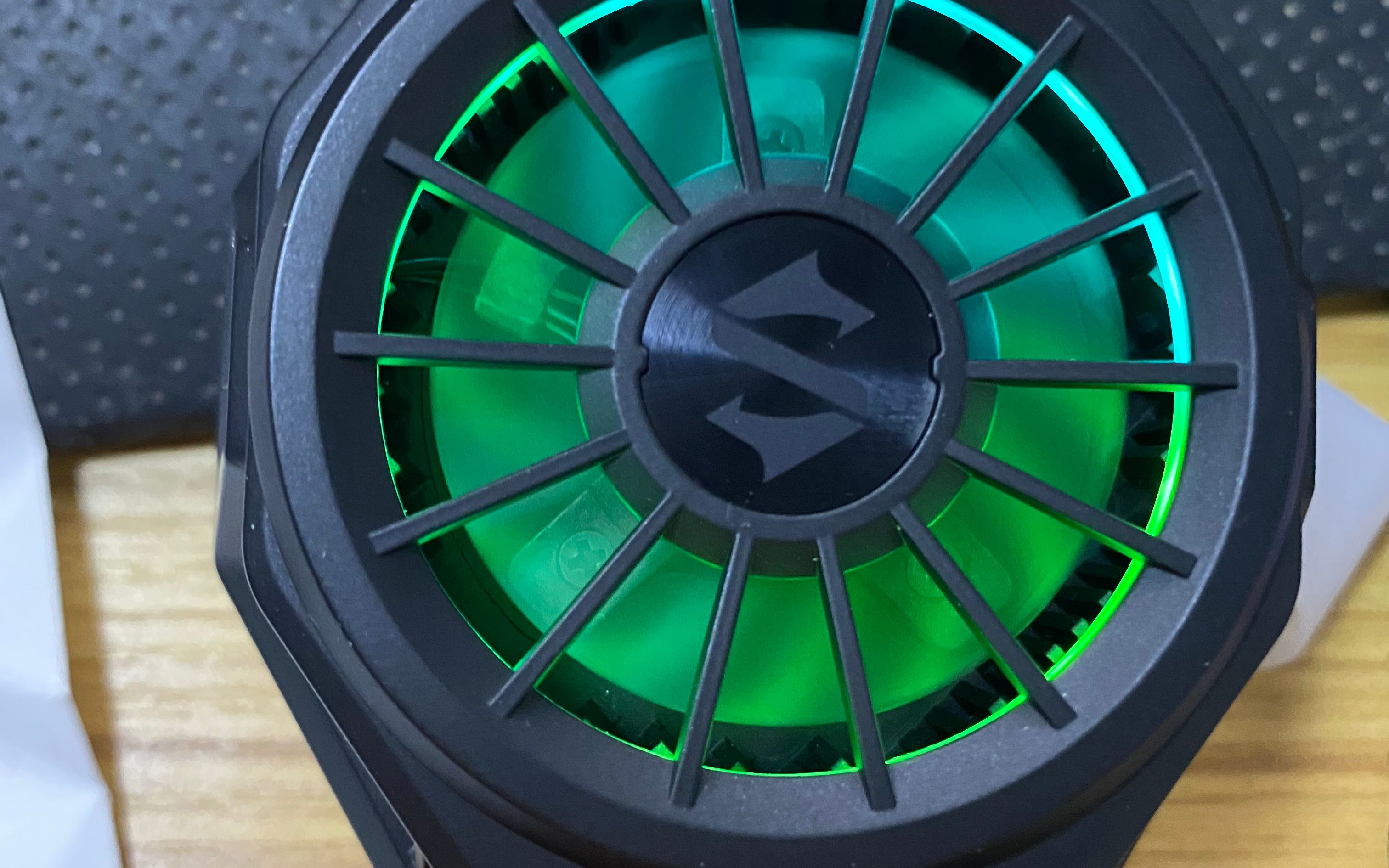 黑鲨冰封散热背夹pro_哔哩哔哩 (゜-゜)つロ 干杯~-bilibili