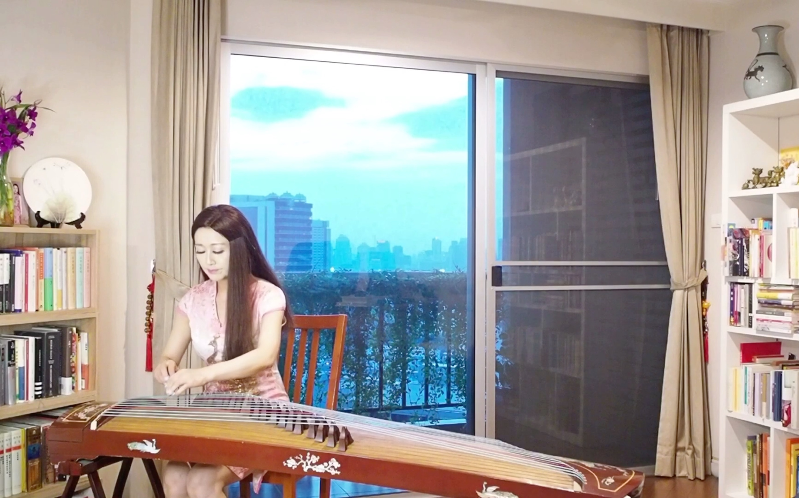 [图]陈湘汶古筝演奏一百首之抒情歌曲《我和我的祖国》Xiangwen Chen Guzheng “My Motherland and Me”