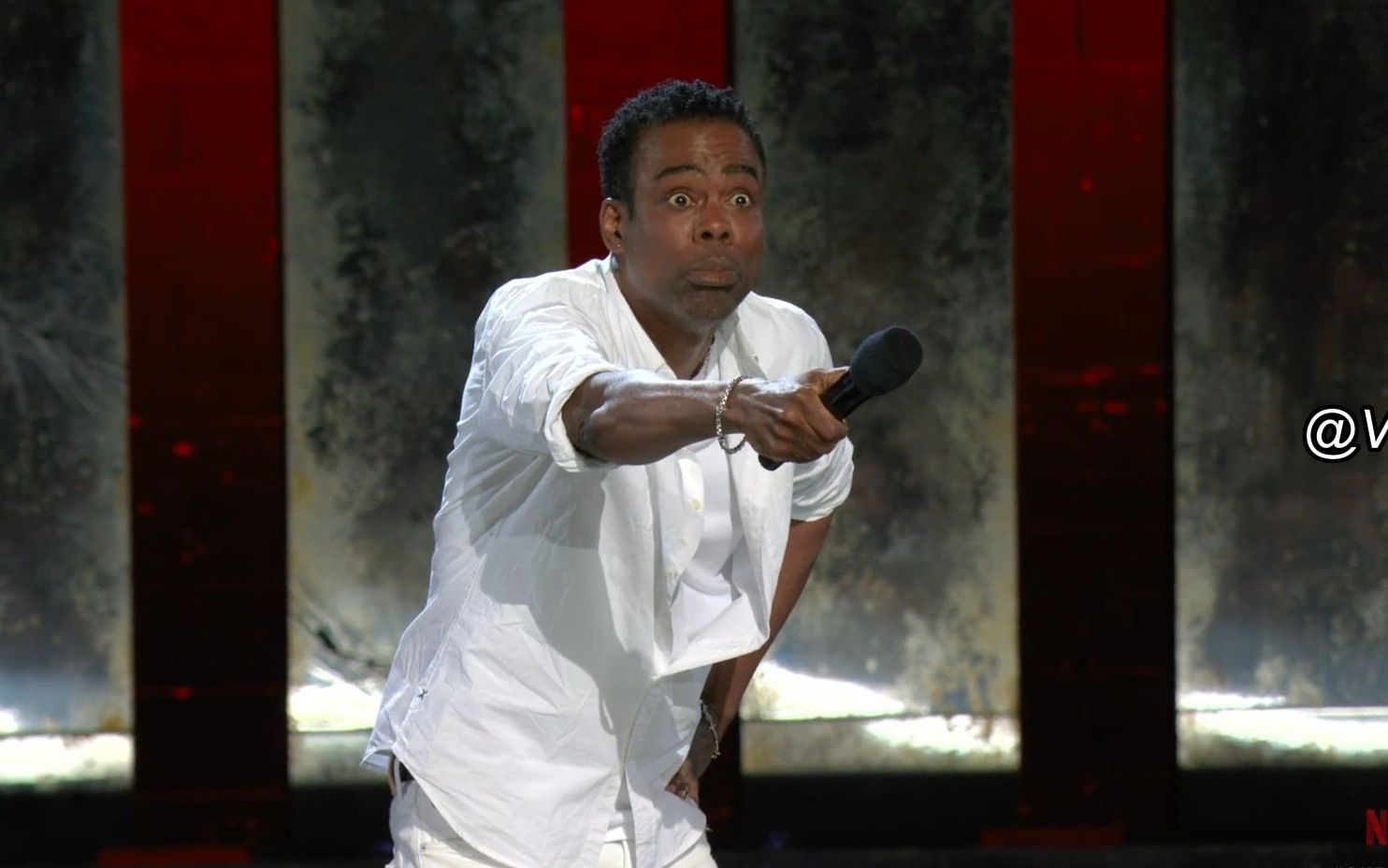 脱口秀| 时隔一年chris rock回应奥斯卡巴掌事件