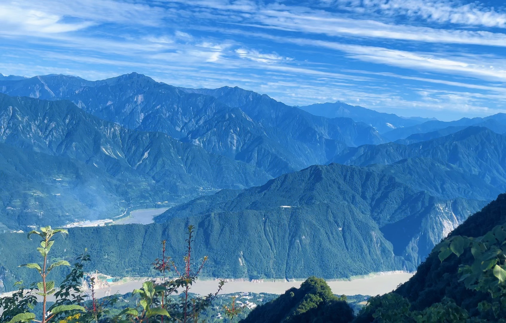 站在赵公山金顶俯视群山,此情此景有治愈到你吗?