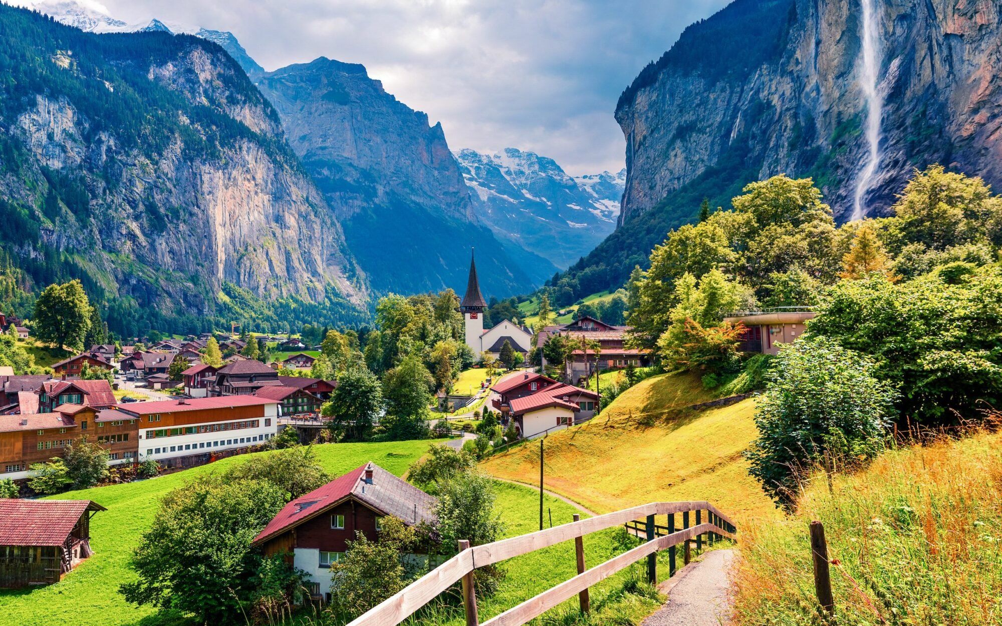 4k】【lauterbrunnen】最美的瑞士乡村之一/ 梦幻般的世界/ 闲适生活