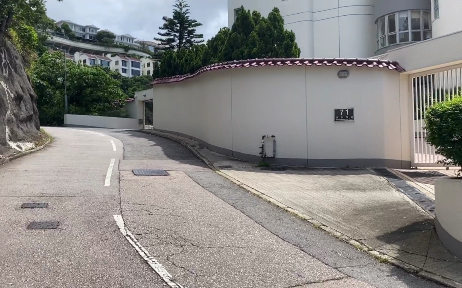 实拍香港深水湾道富人区71号豪宅环境优美面积真大啊