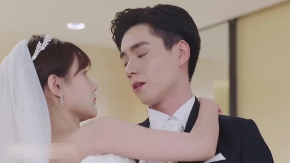 吴白花光积蓄办婚礼大婚公主抱亲亲超甜韩商言佟年喜上加喜