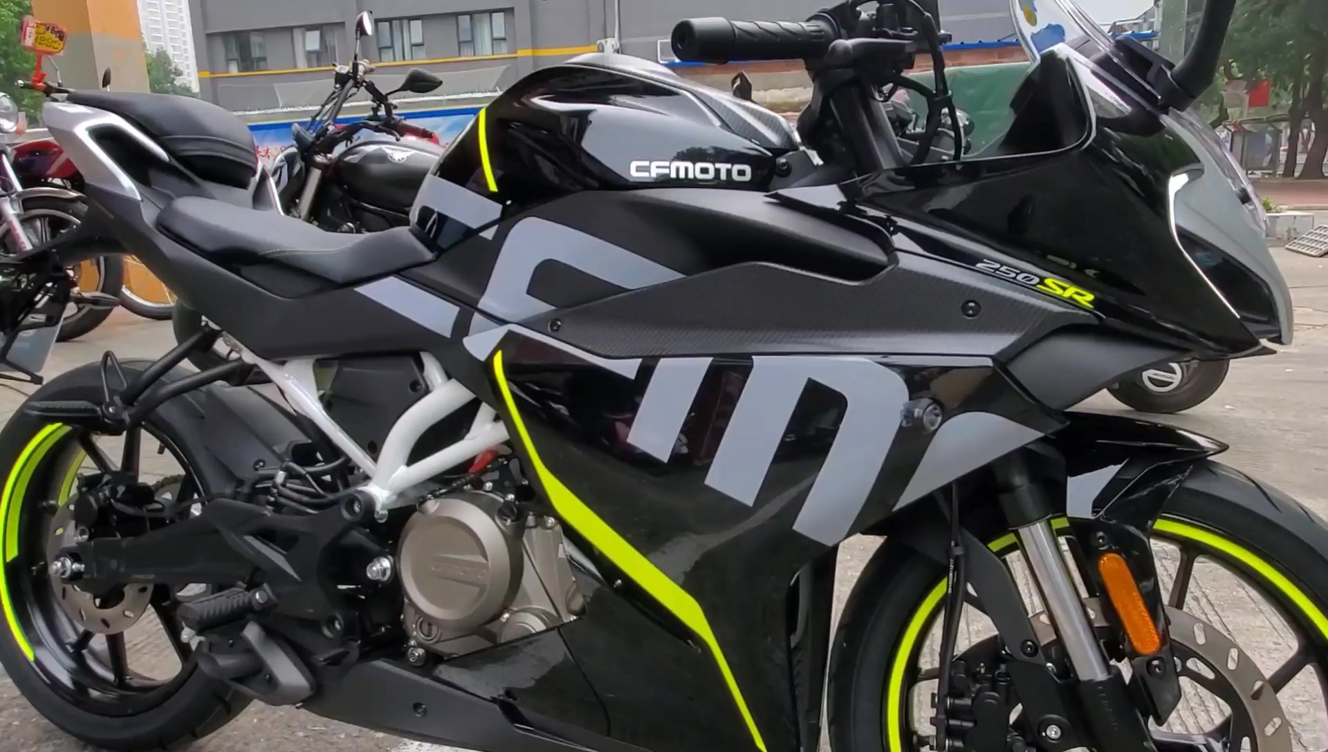 活动作品它来了它来了真香系列春风250sr