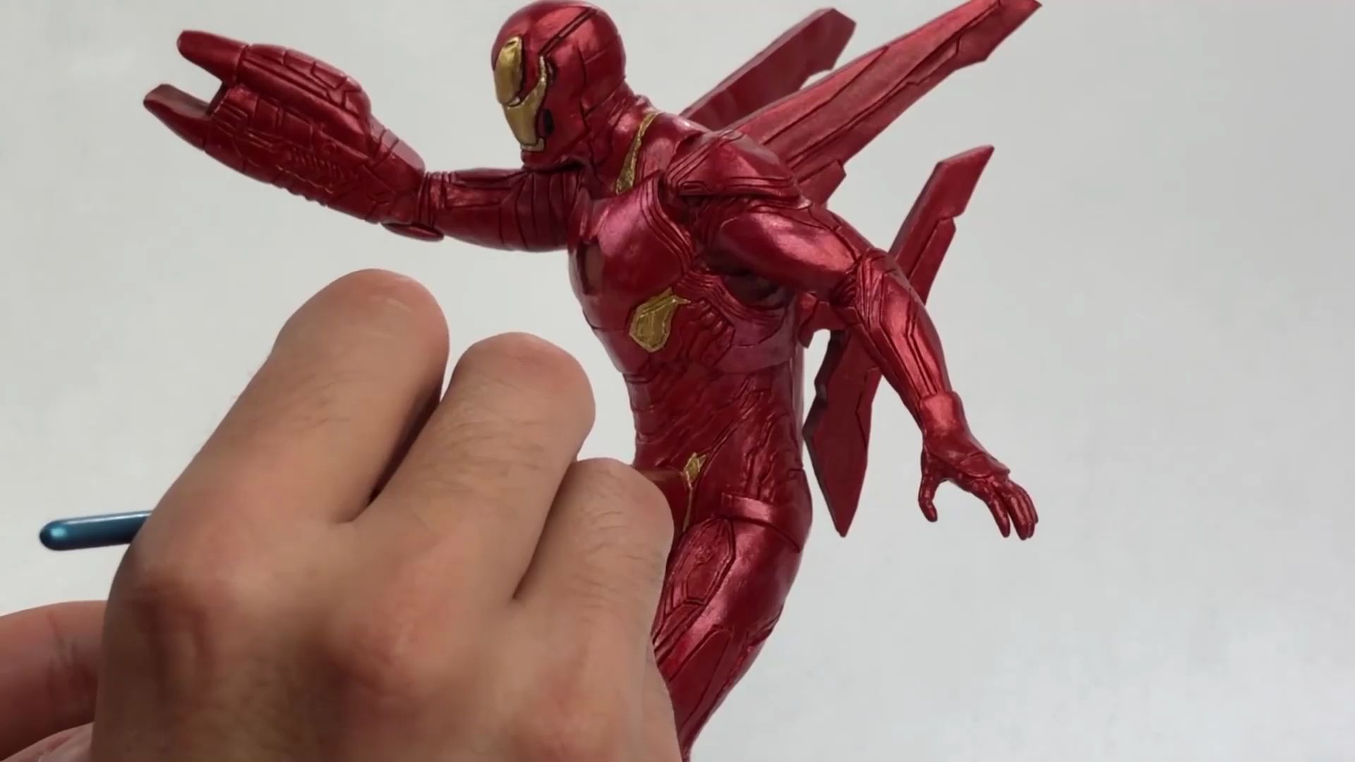 教你用橡皮泥手捏钢铁侠和荷兰弟,看完你学废了吗