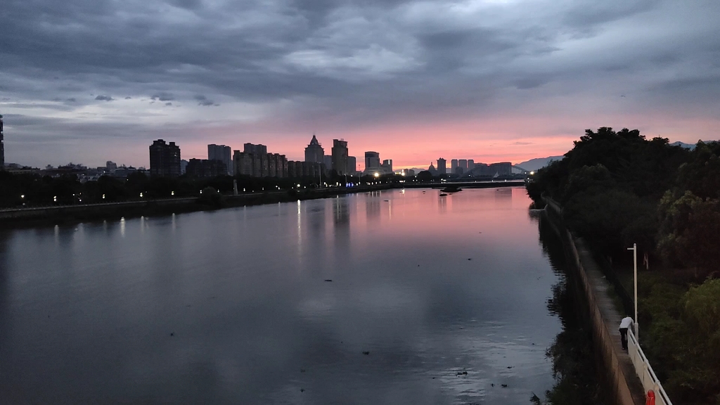 凌晨的景色很美