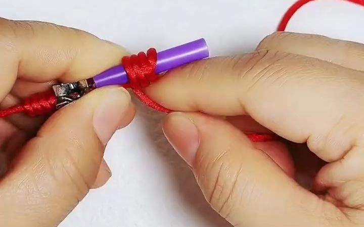 用一根吸管编手链