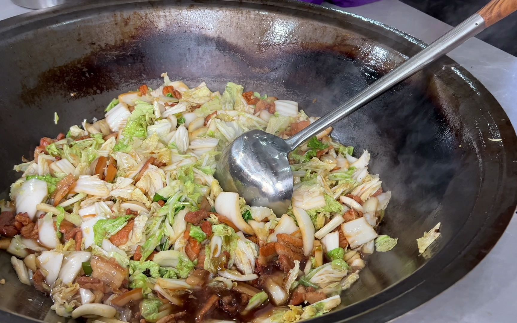 山东老传统经典大锅菜,白菜猪肉炖粉条,冬瓜炖肉,量大味好实惠