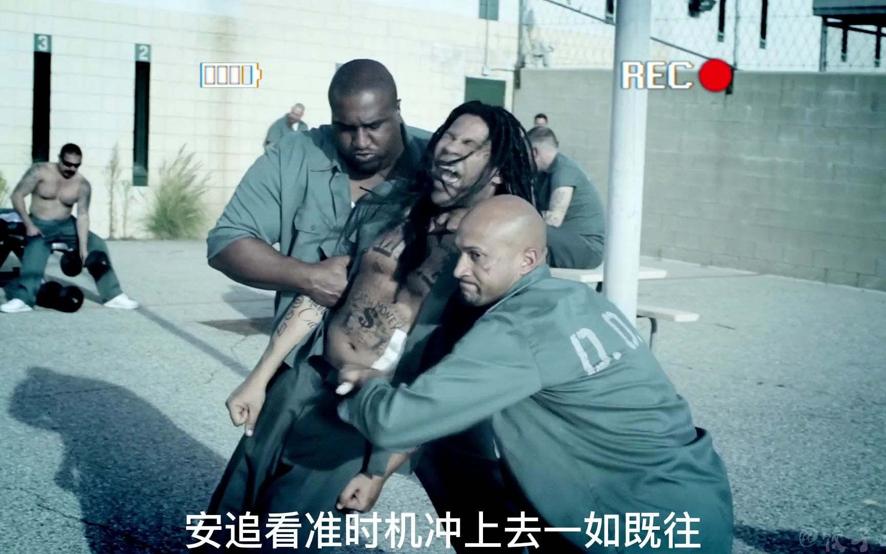 捡肥皂名场面,看看知名rapper咪根的监狱说唱生涯