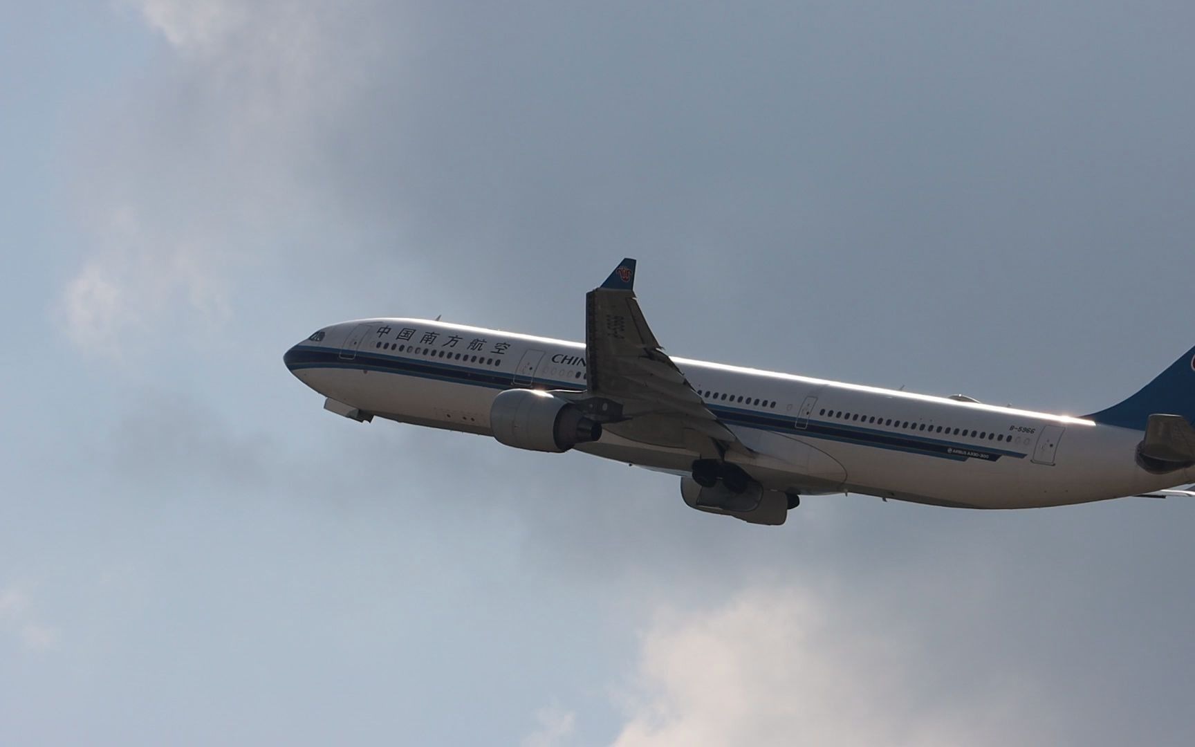 s02-e15:中国南方航空a330-300昆明长水国际机场起飞视频_哔哩哔哩