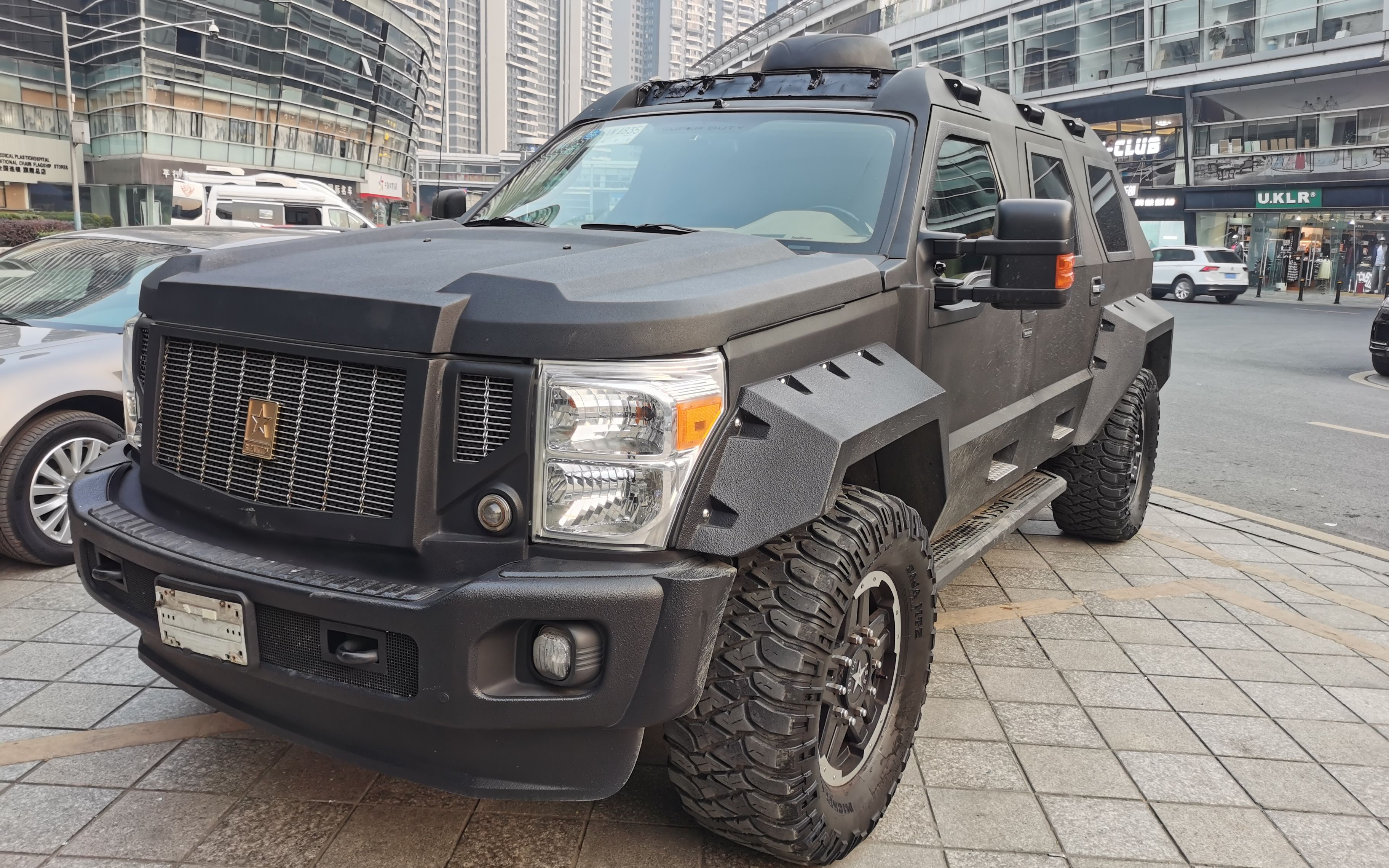 花400万买的超级越野车,居然是国产货?