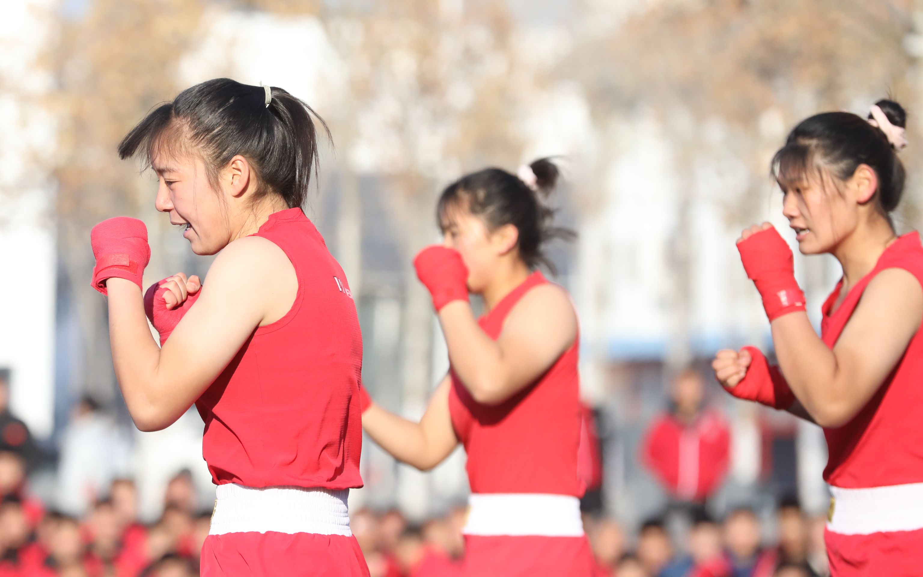 实拍塔沟拳击队小师妹训练,姑娘们个个英姿飒爽,场面超燃