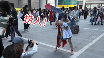 Video herunterladen: 捞一下cp30的这位云璃coser！